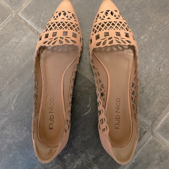 Klub Nico nude flats - Picture 1 of 6